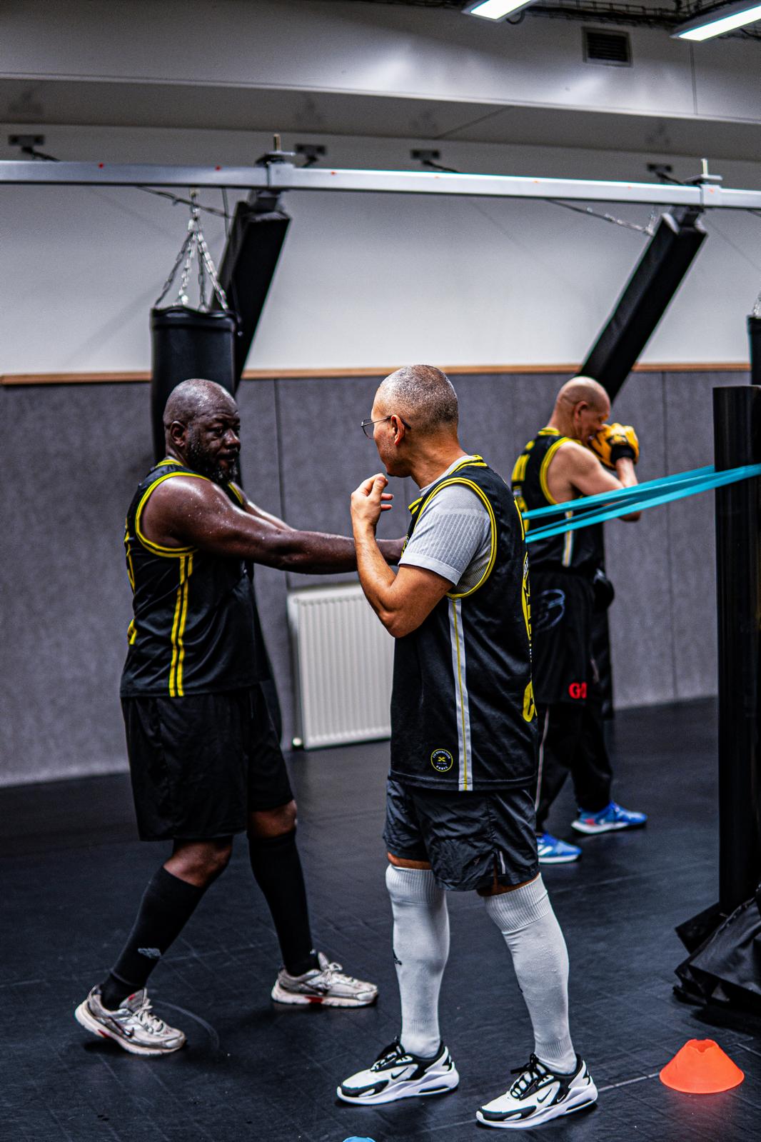L'équipe du FTF Boxing Club, poings serrés